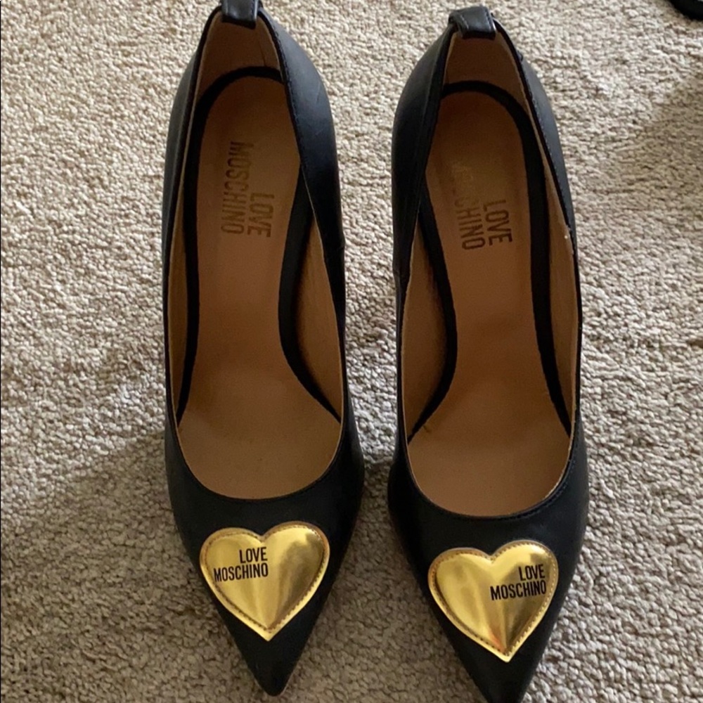 Love moschino heels